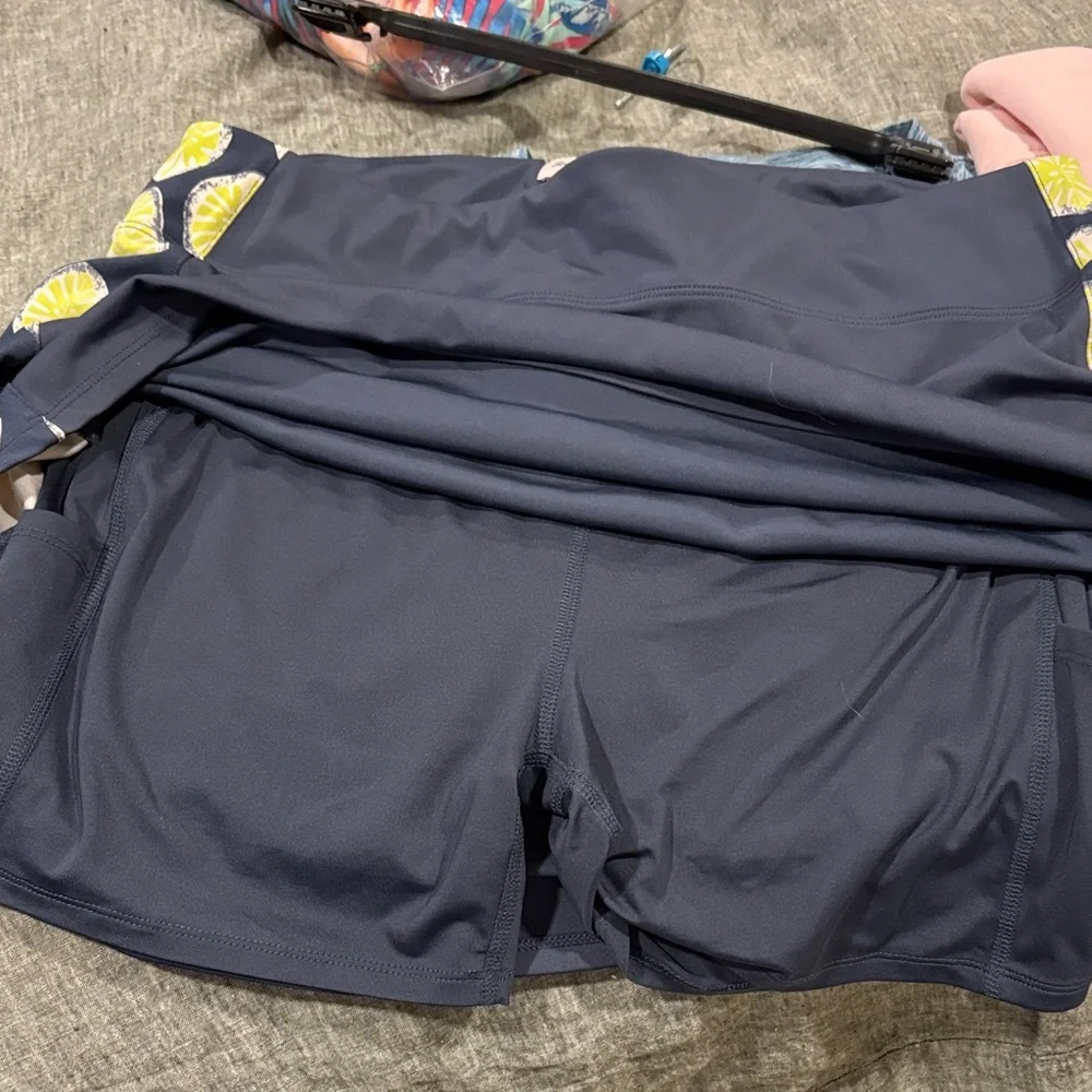 Tommy Bahama Navy Skort with Lemon Print L - Picture 3 of 3